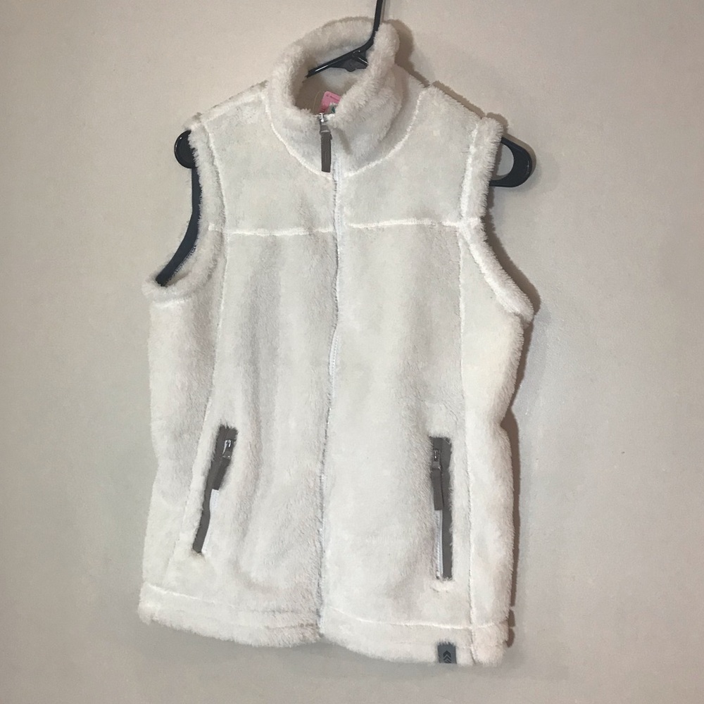 Free Country White Fuzzy Sherpa Sleeveless Vest